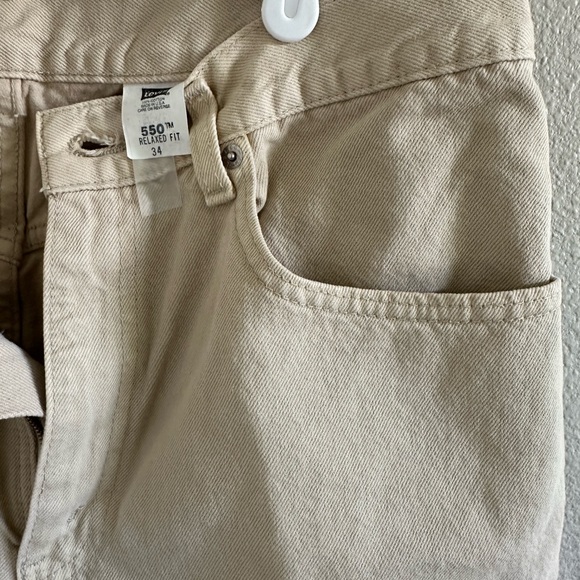 Y2K Vintage Levi’s 550 Relaxed Fit 34 Waist 10” Tan Denim Shorts VG Unisex fit - Picture 12 of 13